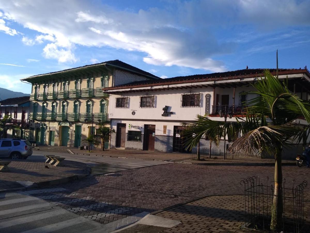 Hotel Tahami Sonson 外观 照片